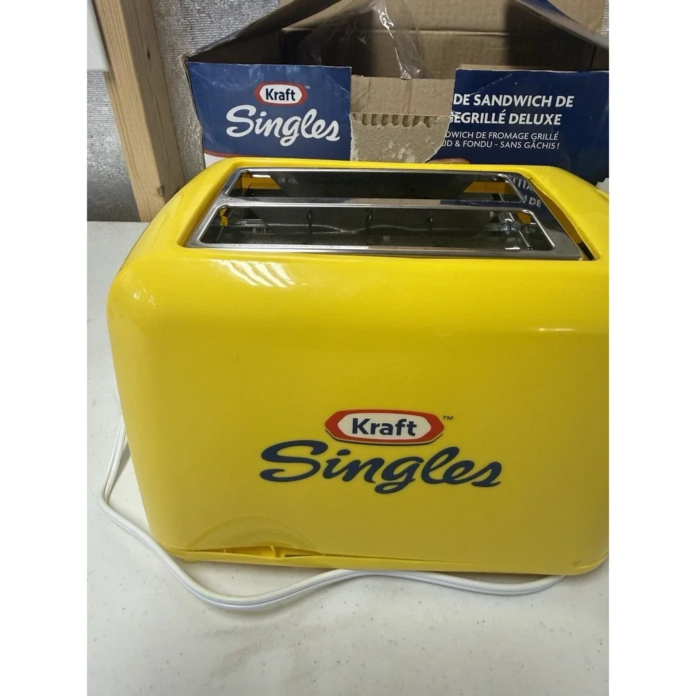 Nostalgia Kraft Singles Deluxe Grilled Cheese Sandwich Toaster Yellow NOB